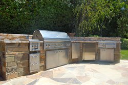 <div class='closebutton' onclick='return hs.close(this)' title='Close'></div><div class='firstH'><img src='/images/logo-white-small.png'></div><h1>Outdoor Kitchens and BBQ Grill</h1><p>Outdoor Kitchens and BBQ Grill #002 by Horusicky Construction</p><div class='getSocial'><h1>Share</h1><p class='photoBy'>Photo by Horusicky Construction</p><iframe src='https://www.facebook.com/plugins/like.php?href=http%3A%2F%2Fhorusicky.com%2Fimages%2Fgalleries%2Fkitchens-and-bbq-grills2%2Fwm%2Fkitchen-and-bbq-grill-by-horusicky-construction-002.jpg&send=false&layout=button_count&width=100&show_faces=false&action=like&colorscheme=light&font&height=21' scrolling='no' frameborder='0' style='border:none; overflow:hidden; width:100px; height:21px;' allowTransparency='true'></iframe><br><a href='http://pinterest.com/pin/create/button/?url=http%3A%2F%2Fwww.horusicky.com&media=http%3A%2F%2Fwww.horusicky.com%2Fimages%2Fgalleries%2Fkitchens-and-bbq-grills2%2Fwm%2Fkitchen-and-bbq-grill-by-horusicky-construction-002.jpg&description=Pools' data-pin-do='buttonPin' data-pin-config=\'above\'><img src='https://assets.pinterest.com/images/pidgets/pin_it_button.png' /></a><br></div>